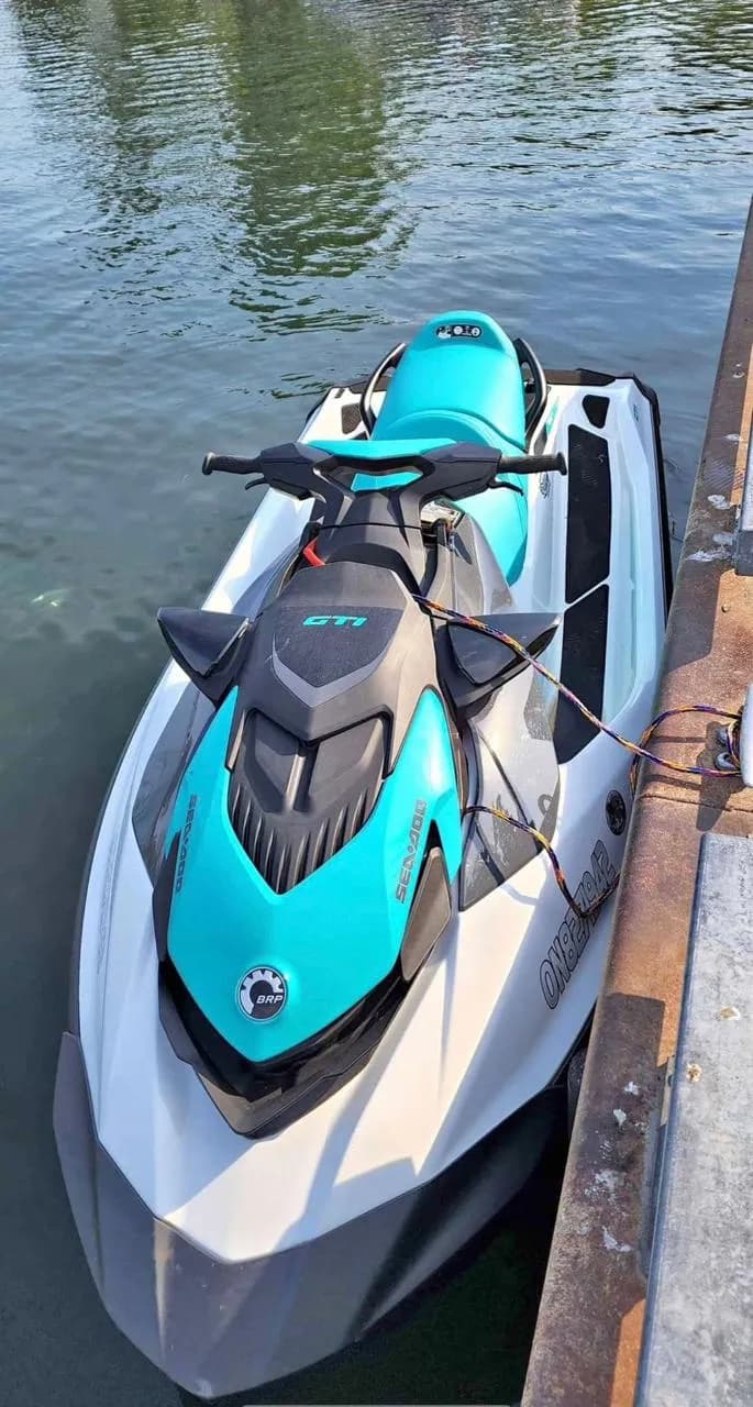 Lake Ontario jet ski ride